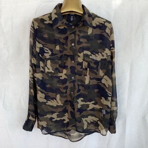 Streetwear Society sheer camo print top small. 0176